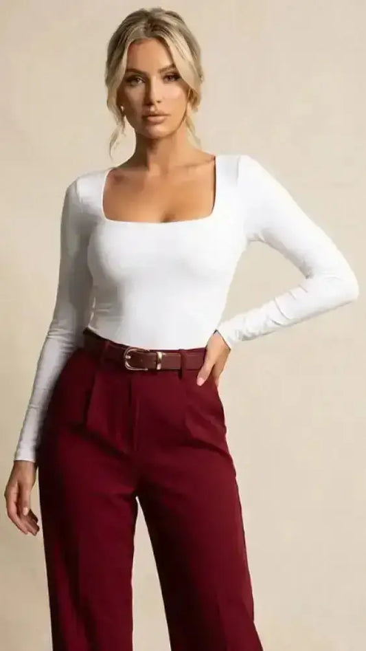 White top à manches longues col carré en laine mérinos élégant de luxibre paris ensemble chic trois vêtements essentiels