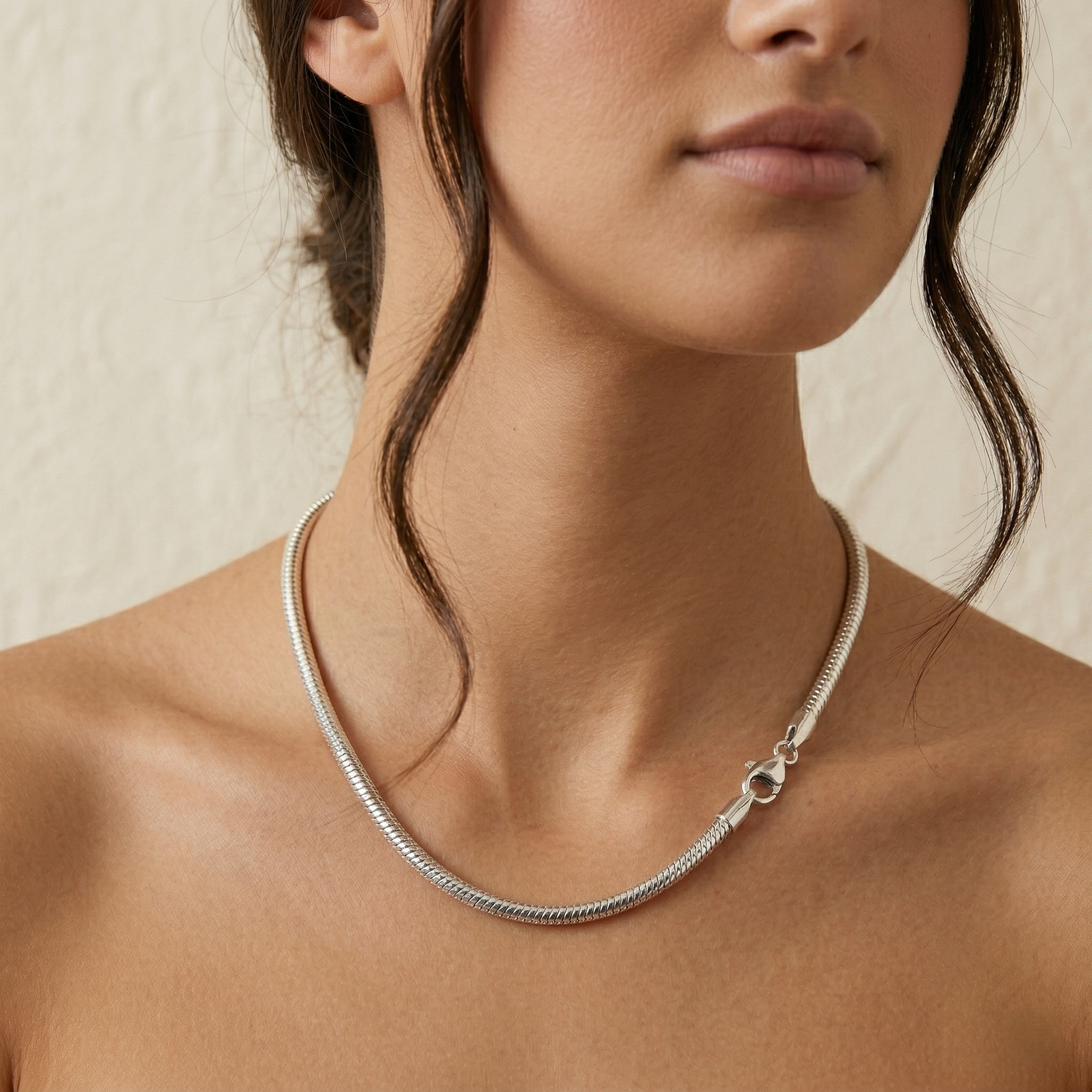 Collier serpent acier inoxydable avec chaîne serpent en argent au fini poli et fermeture sécurisée