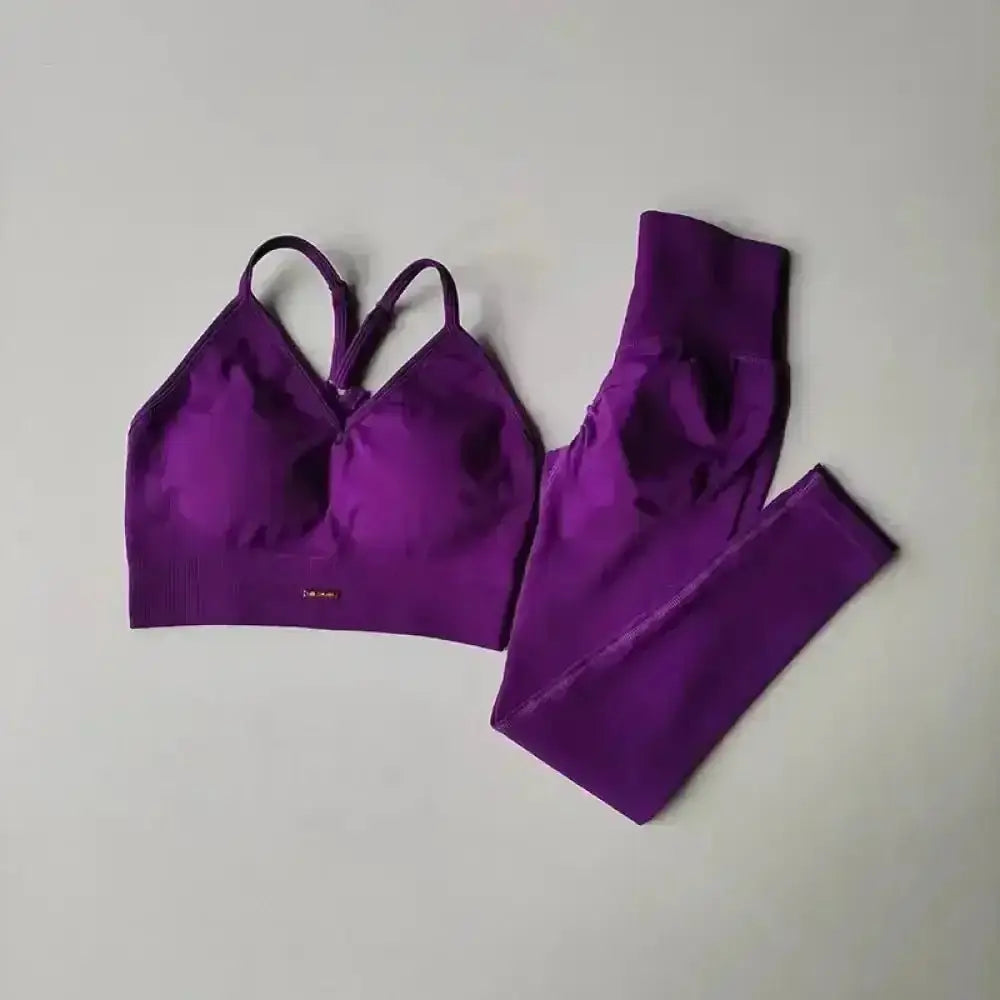 Ensemble sport infinite legging et top seamless sculptant femme en tissu extensible violet avec brassière à bretelles croisées