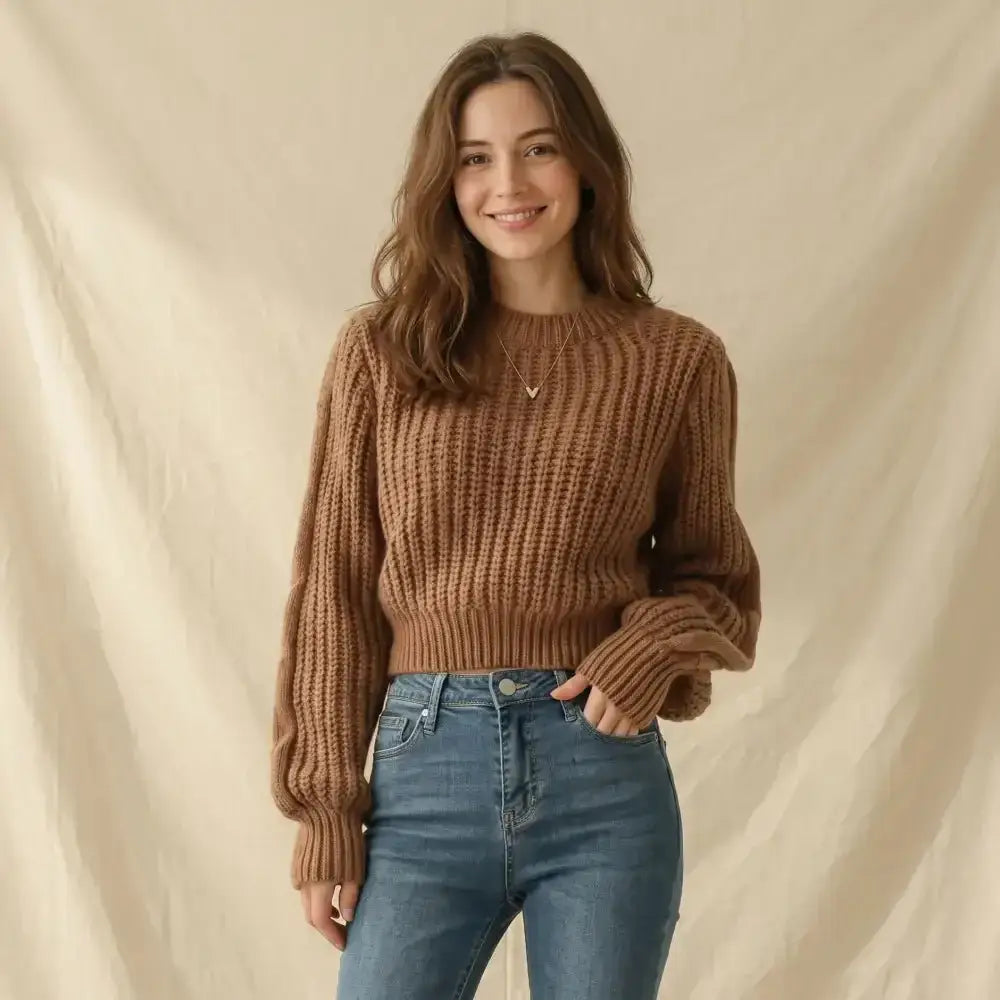 Pull oversize manches longues femme en maille côtelée marron au style court et confortable