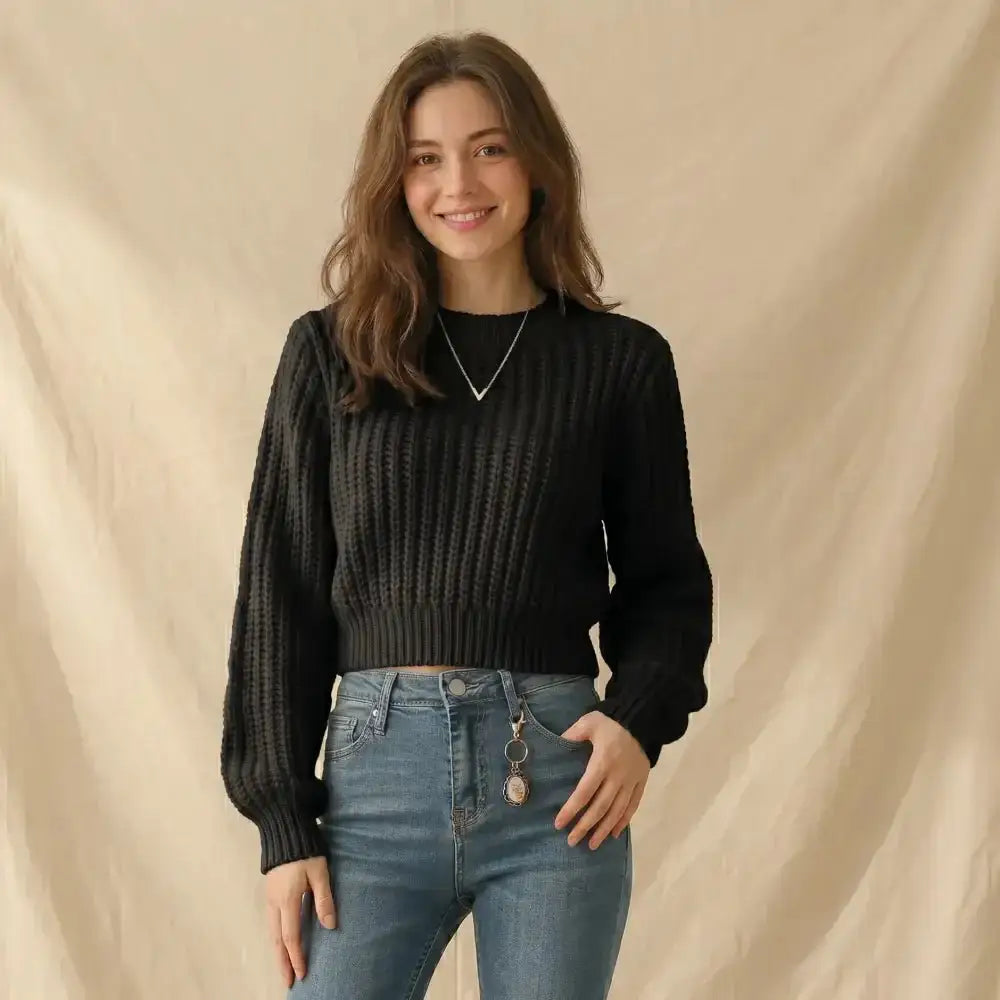 Pull oversize manches longues femme en maille côtelée noire avec manches longues et ourlet court modèle alma