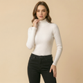 Pull col roulé femme blanc en maille douce avec col roulé pour un style élégant et confortable