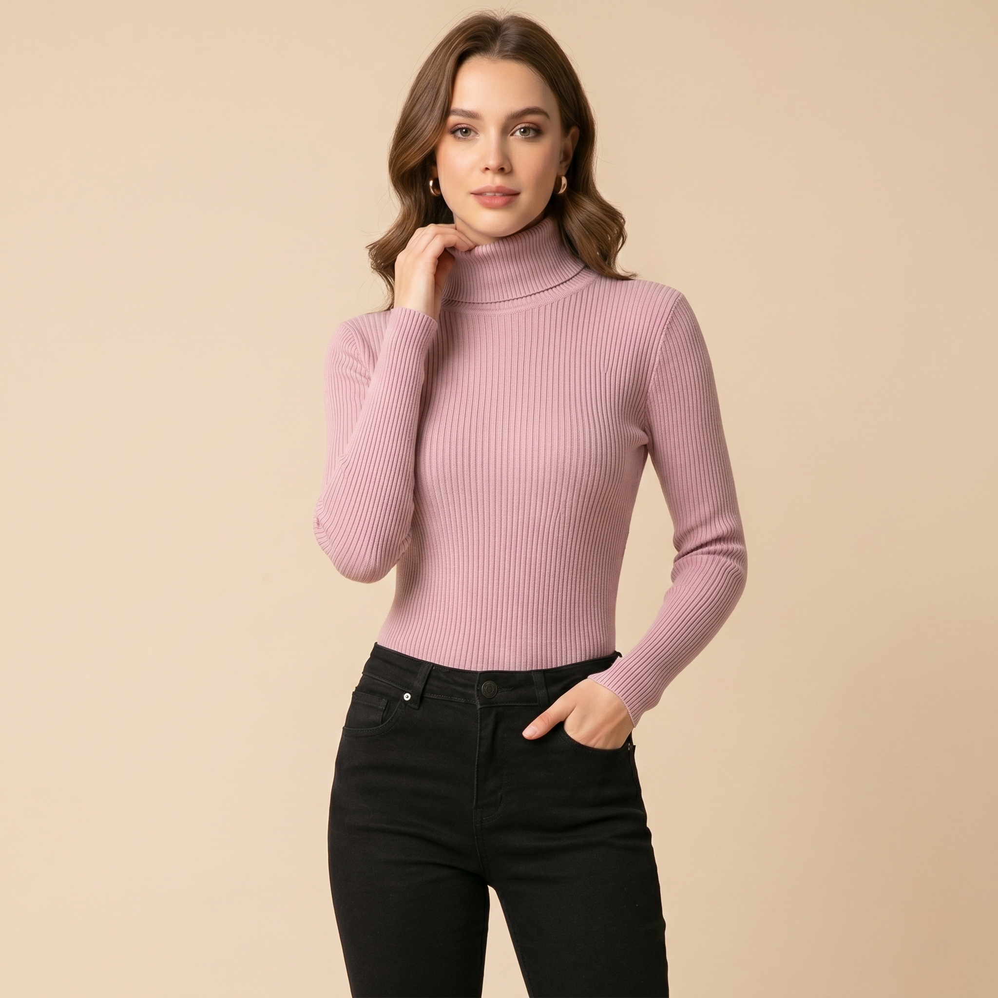 Sous-pull signature col roulé femme en maille douce rose poudré à manches longues en tricot côtelé